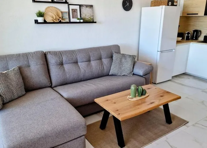 Skyview Apartment